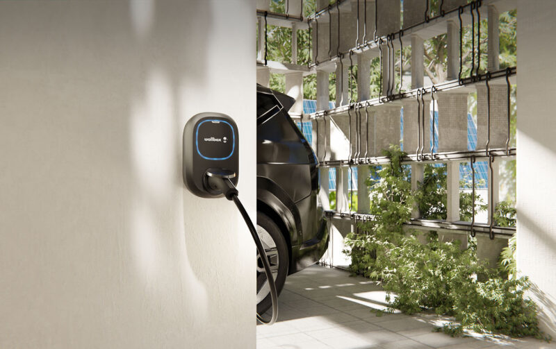 wallbox-pulsar-plus-socket